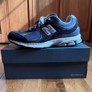 New Balance 2002R 10.5 Grey Black